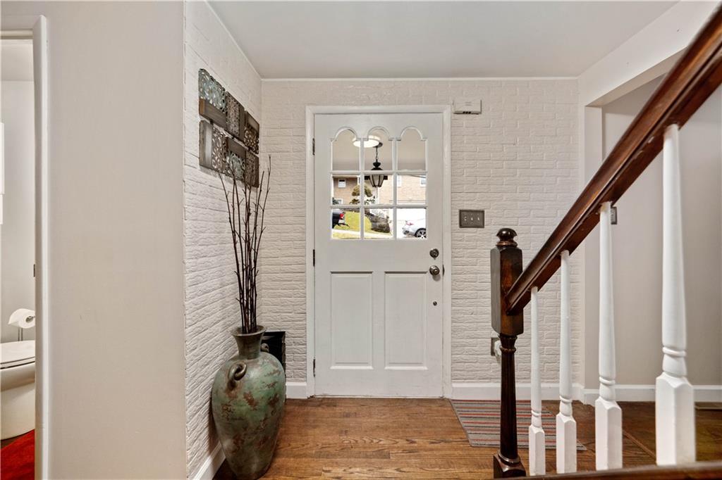 1623 Wise Road Pittsburgh, PA 15220 - Photo 4 of 24 Gallery Image 4