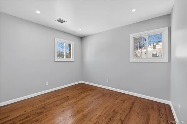 $688,999 | 3103 Falcon Avenue, Medford, NY 11763