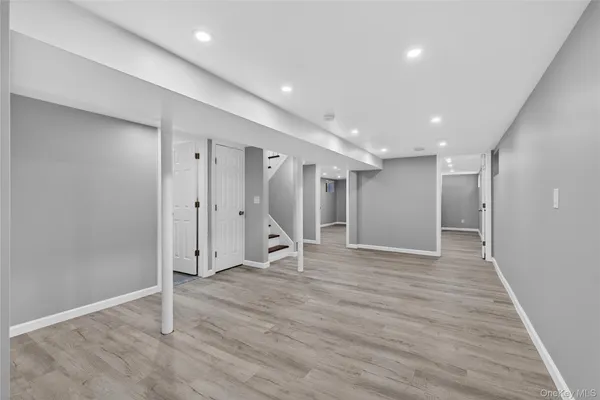 $688,999 | 3103 Falcon Avenue, Medford, NY 11763