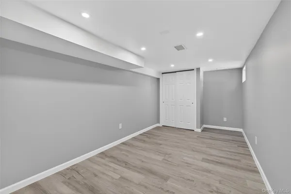 $688,999 | 3103 Falcon Avenue, Medford, NY 11763