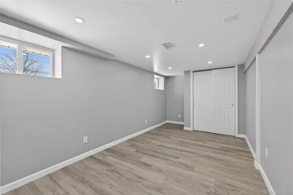 $688,999 | 3103 Falcon Avenue, Medford, NY 11763