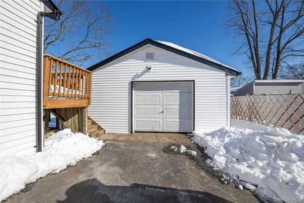 $688,999 | 3103 Falcon Avenue, Medford, NY 11763