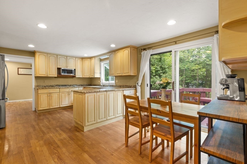 35 Castle Drive Sharon, MA 02067 - Photo 11 of 38