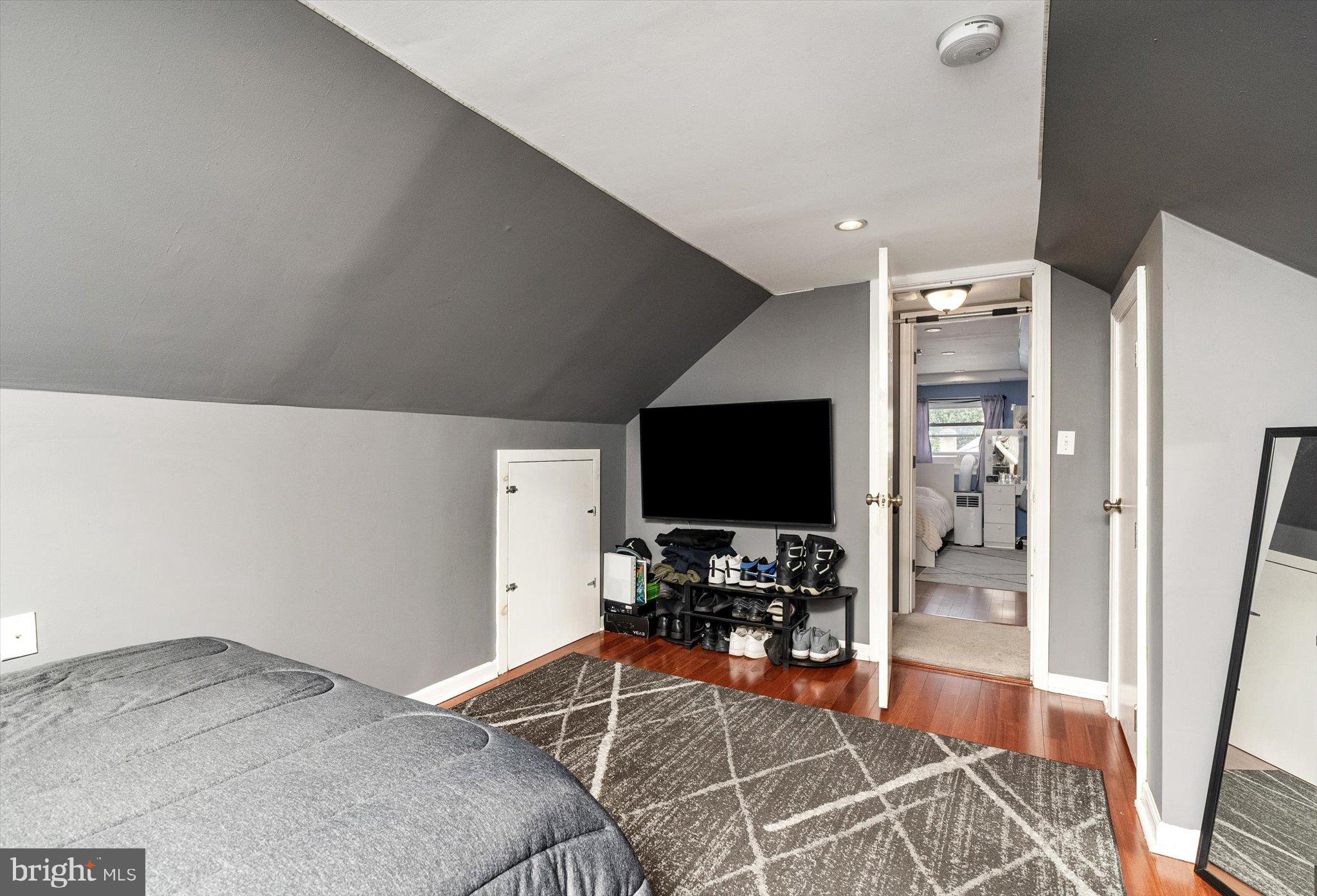 25 Holt Circle Hamilton, NJ 08619 - Photo 21 of 29 a living room with furniture and a flat screen tv