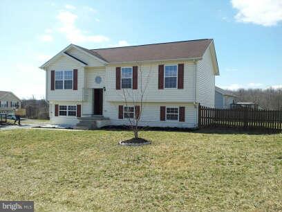 834 Oak Lee Drive Ranson, WV 25438 - Photo 2 of 6