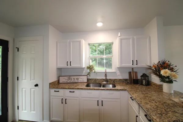 $249,000 | 640 Callender Lake Drive, Murchison, TX 75778