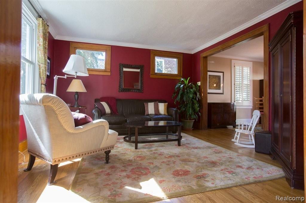 282 Ridgemont Road Grosse Pointe, MI 48236 - Photo 2 of 17 Living Room