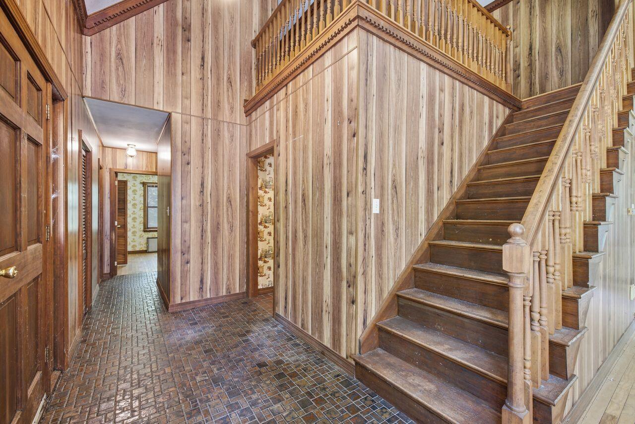 392 Foss Road Limerick, ME 04048 - Photo 3 of 55 Entryway