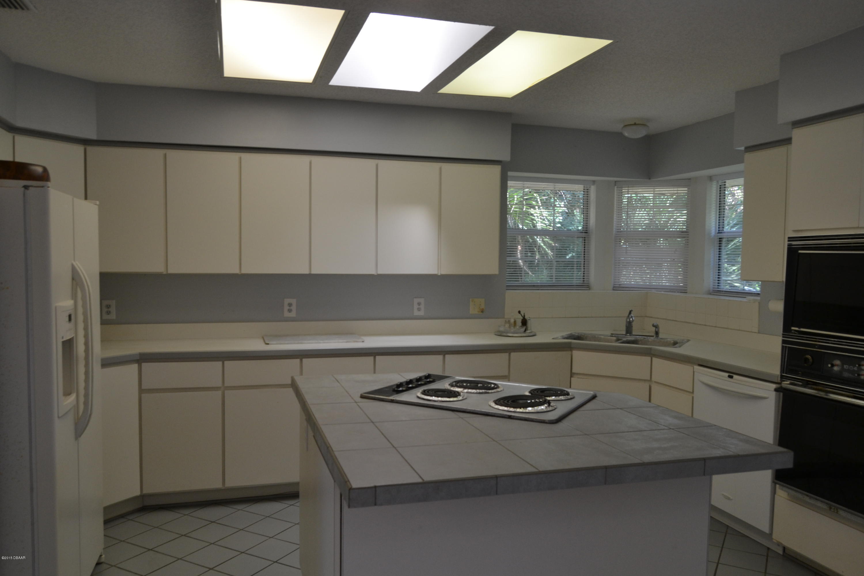 1 Kelly Bea Court Ponce Inlet, FL 32127 - Photo 3 of 18 DSC_0982.JPG