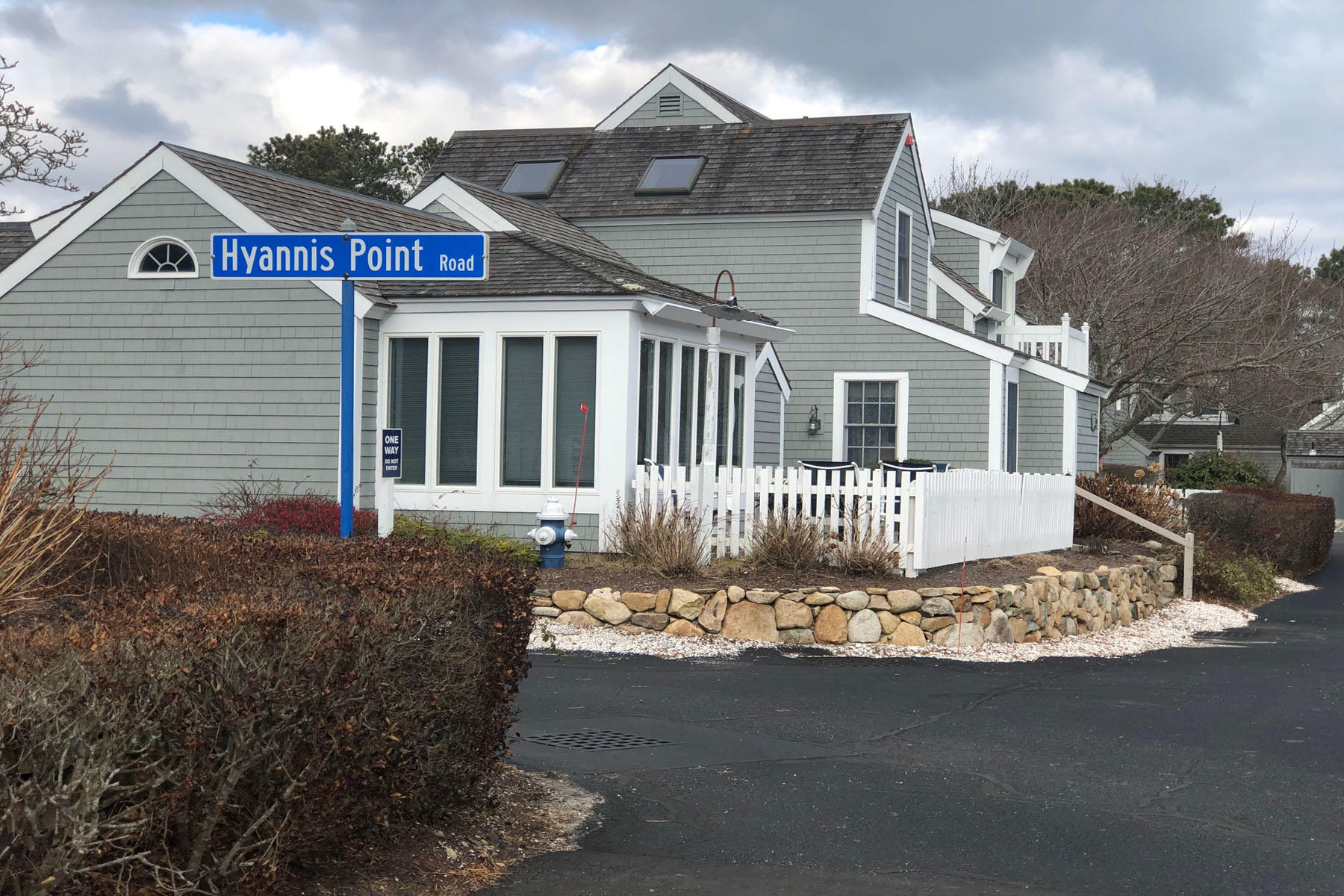 22 Hyannis Point Road Mashpee, MA 02649 - Photo 3 of 29 IMG_2967