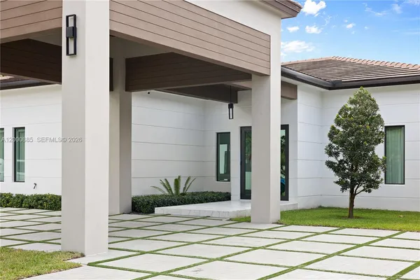 $4,400,000 | 80 Northwest 129th Avenue, Miami, FL 33182