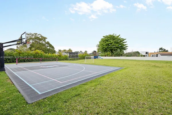 $4,400,000 | 80 Northwest 129th Avenue, Miami, FL 33182