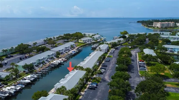 $1,950 | 5092 Beach Drive Southeast, Unit A, St. Petersburg, FL 33705