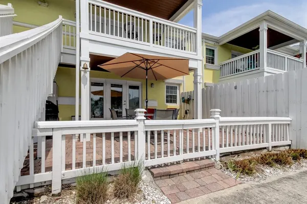 $1,950 | 5092 Beach Drive Southeast, Unit A, St. Petersburg, FL 33705