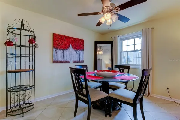 $1,950 | 5092 Beach Drive Southeast, Unit A, St. Petersburg, FL 33705