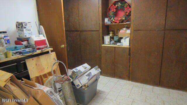 4240 East Waldron Road Rimrock, AZ 86335 - Photo 16 of 34 bonus room in garage