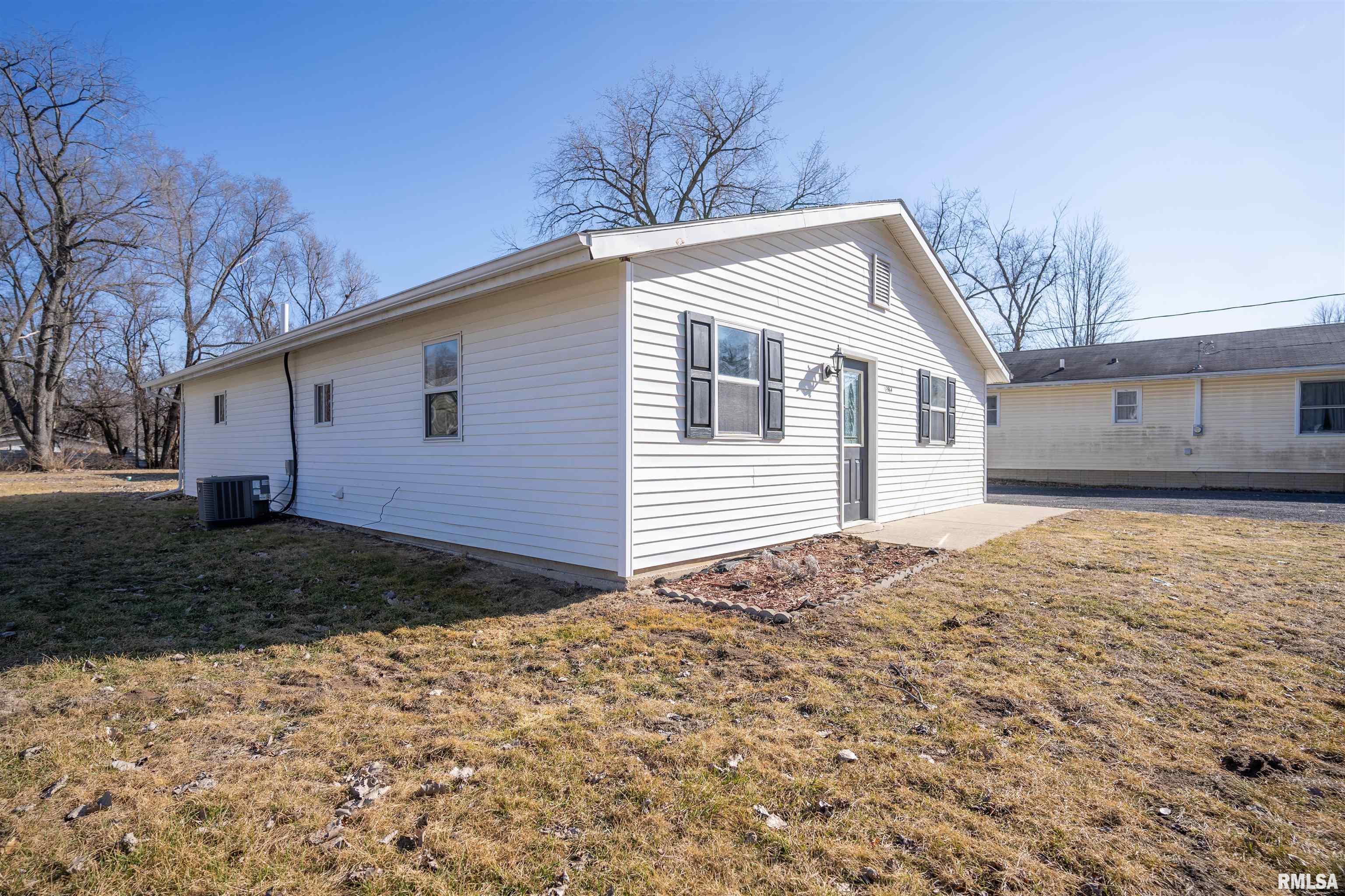 13964 First Street Pekin, IL 61554 - Photo 3 of 33 Gallery Image 3