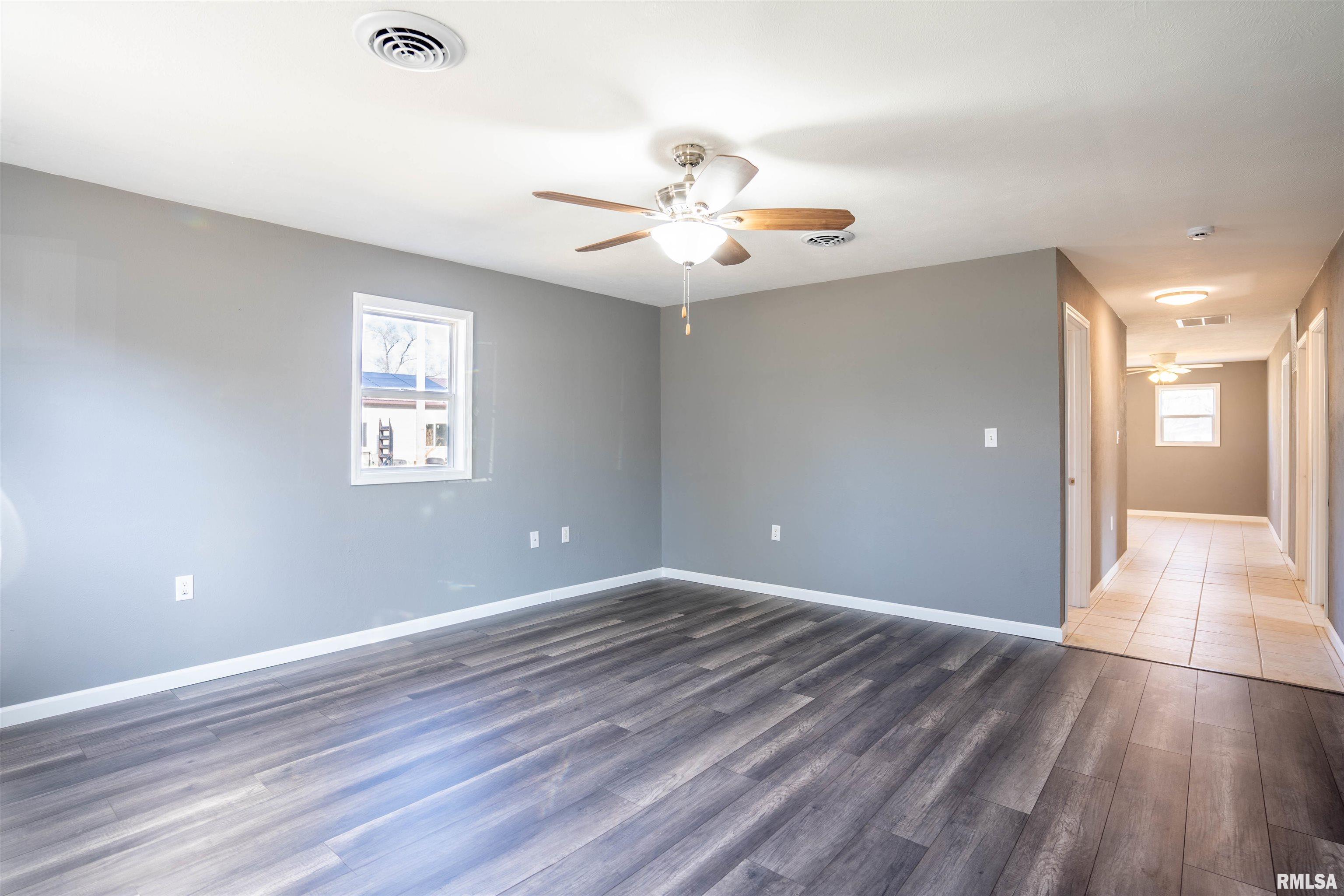 13964 First Street Pekin, IL 61554 - Photo 4 of 33 Gallery Image 4