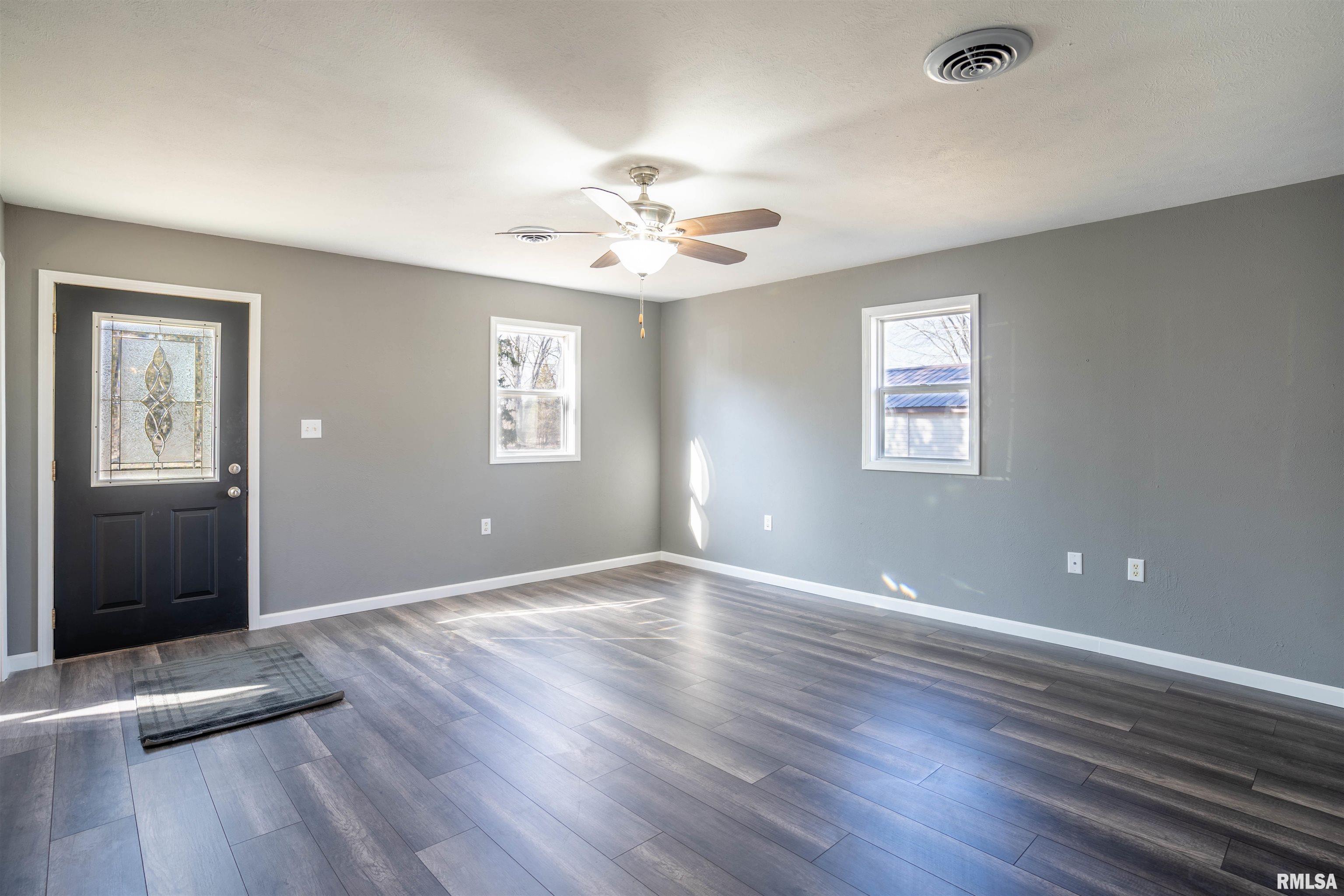 13964 First Street Pekin, IL 61554 - Photo 7 of 33 Gallery Image 7