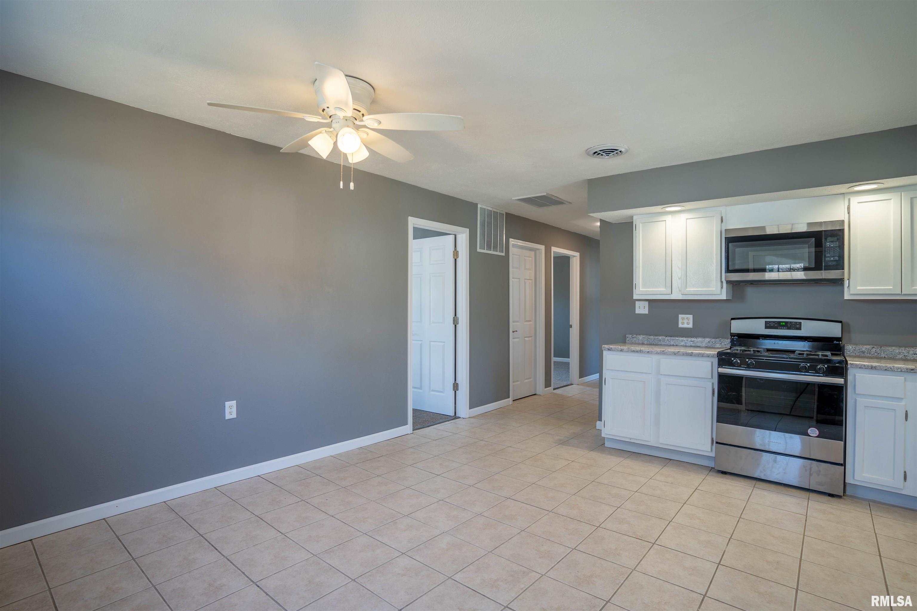 13964 First Street Pekin, IL 61554 - Photo 9 of 33 Gallery Image 9