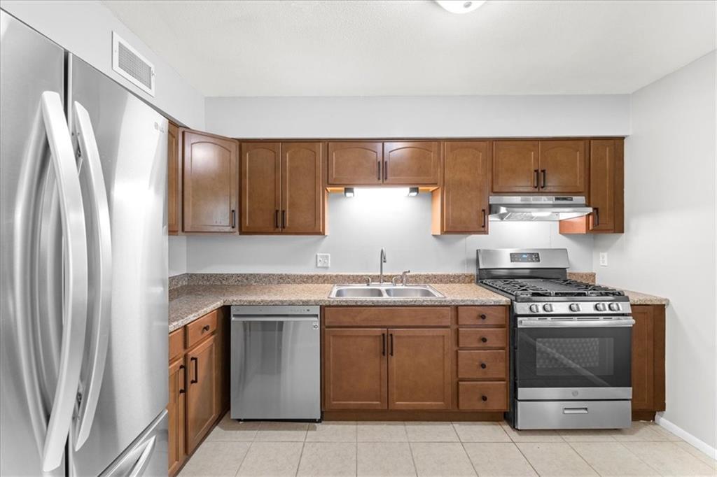 8021 Holmes Road Kansas City, MO 64131 - Photo 14 of 34