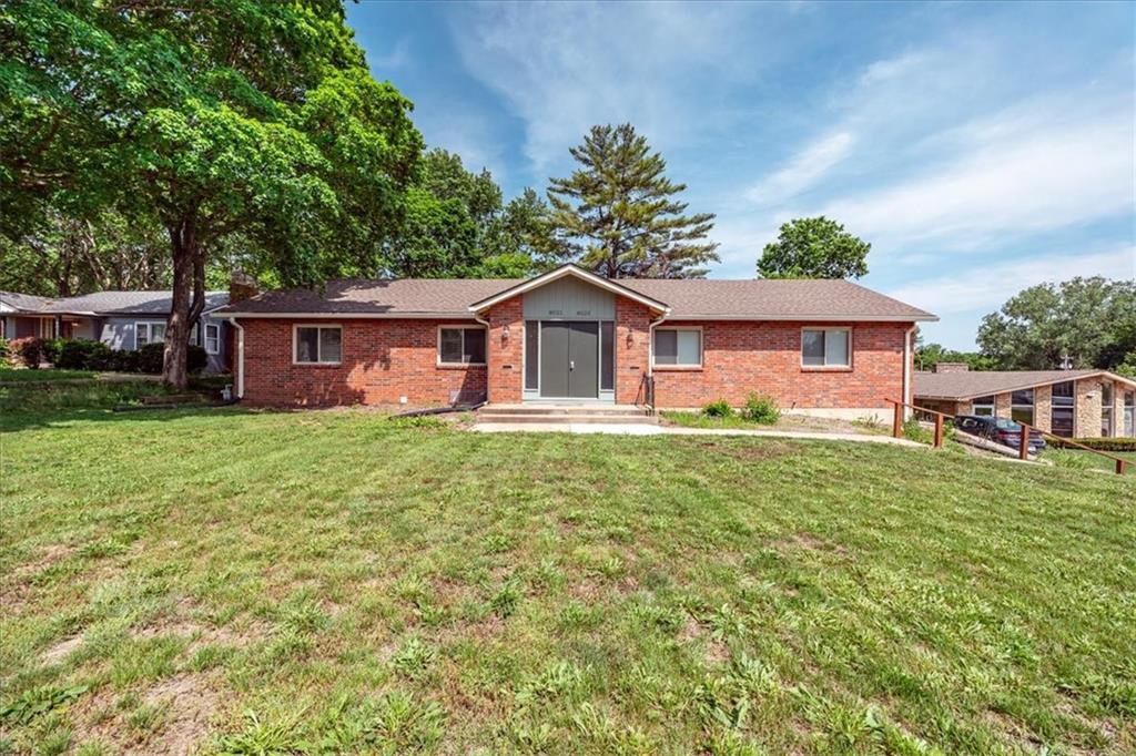 8021 Holmes Road Kansas City, MO 64131 - Photo 2 of 34