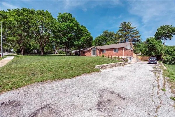 $325,000 | 8021 Holmes Road, Kansas City, MO 64131