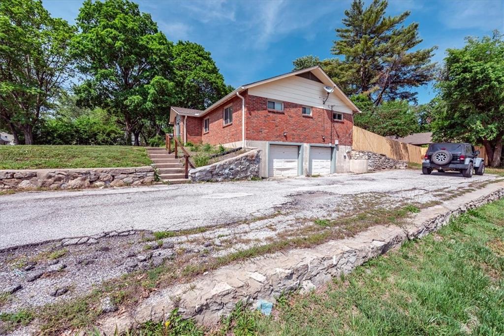 8021 Holmes Road Kansas City, MO 64131 - Photo 25 of 34