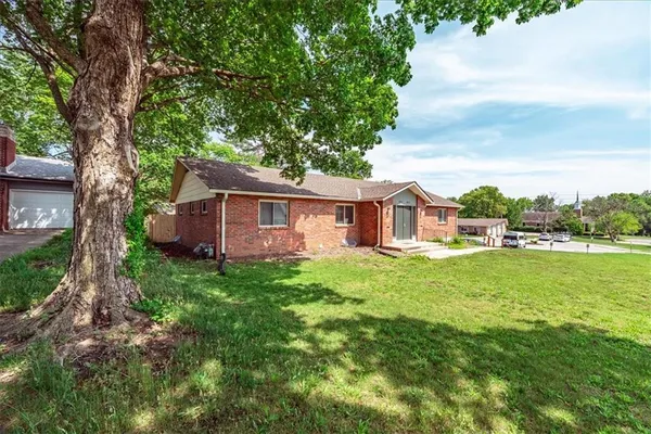 $325,000 | 8021 Holmes Road, Kansas City, MO 64131
