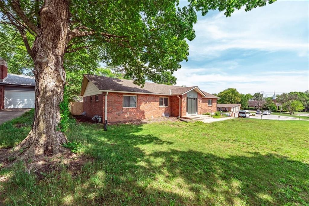 8021 Holmes Road Kansas City, MO 64131 - Photo 3 of 34