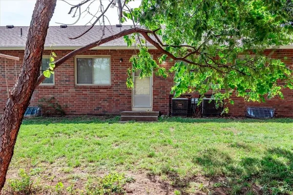 $325,000 | 8021 Holmes Road, Kansas City, MO 64131