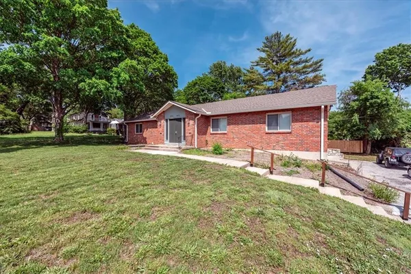 $325,000 | 8021 Holmes Road, Kansas City, MO 64131