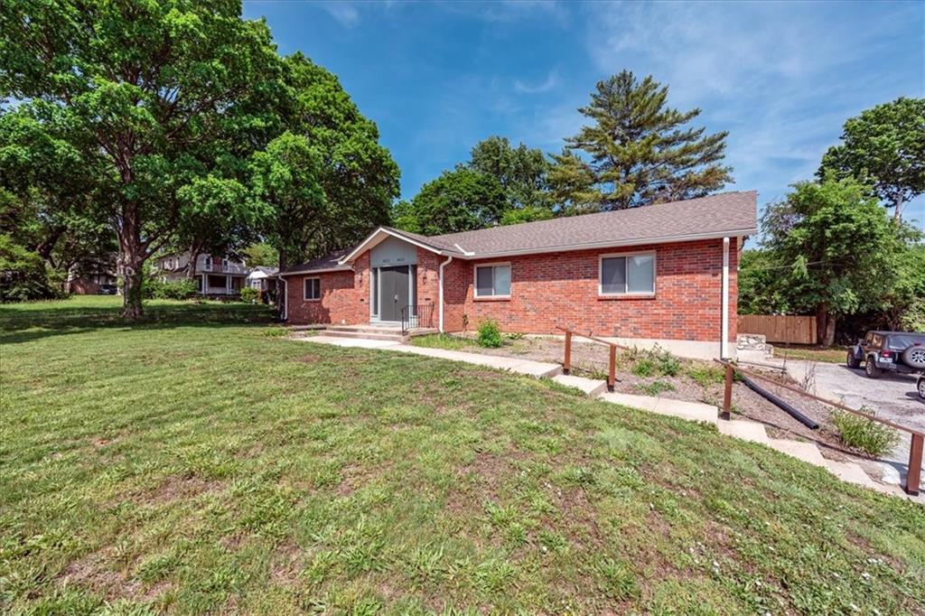 8021 Holmes Road Kansas City, MO 64131 - Photo 4 of 34