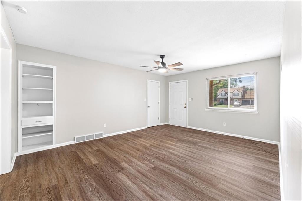 8021 Holmes Road Kansas City, MO 64131 - Photo 8 of 34