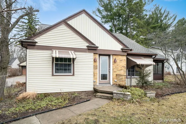 $340,000 | 2836 Fuller Avenue Northeast, Grand Rapids, MI 49505