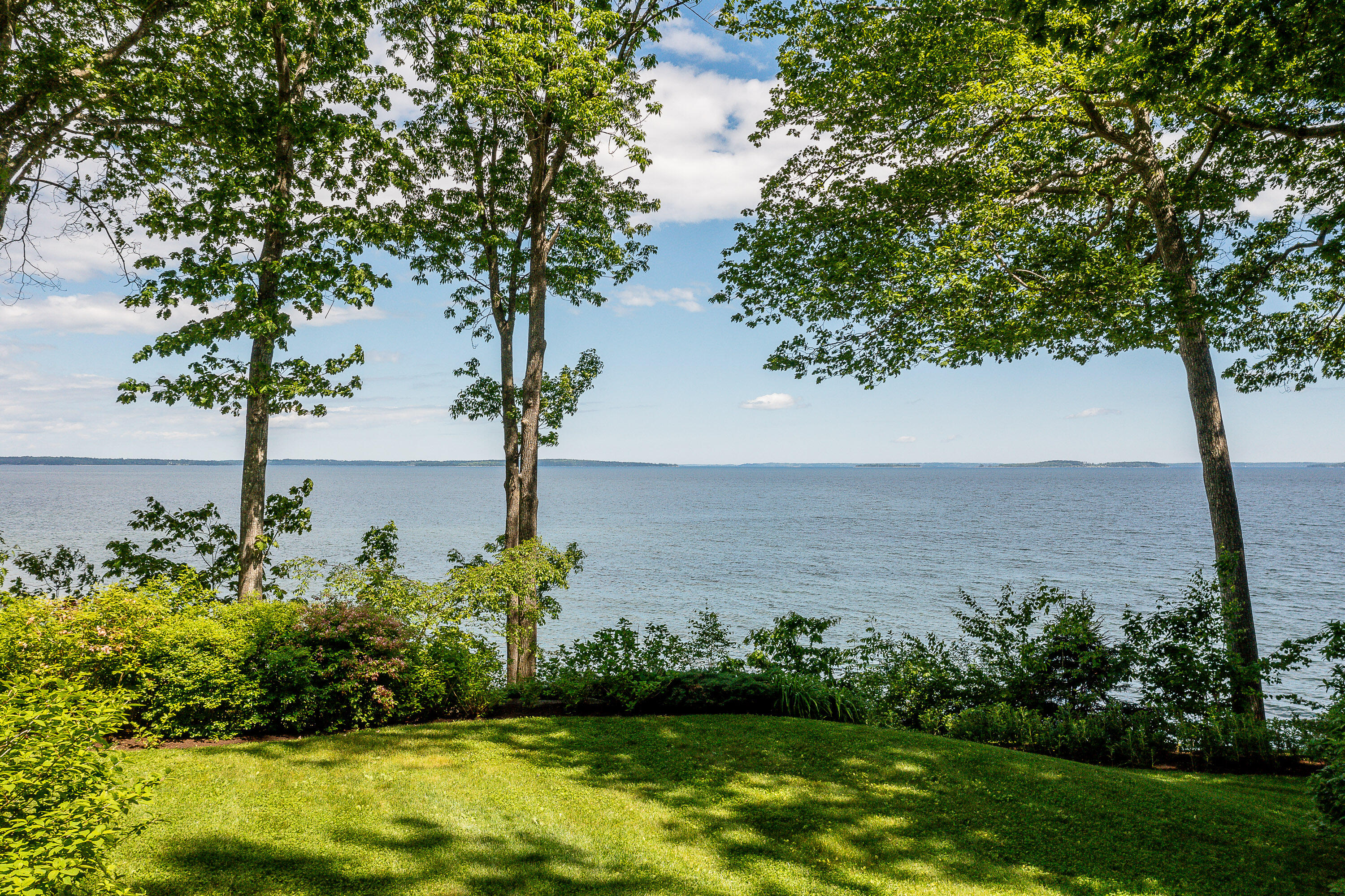 40 Spring Brook Hill Road Camden, ME 04843 - Photo 4 of 50 48_40SpringbrookHill_S_print