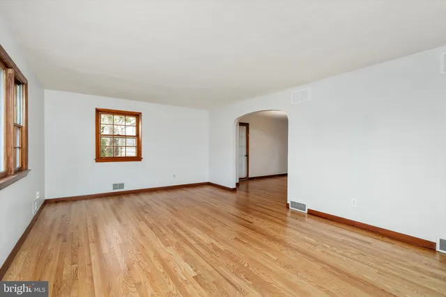 $3,350 | 265 Edinburg Road, Hamilton, NJ 08619