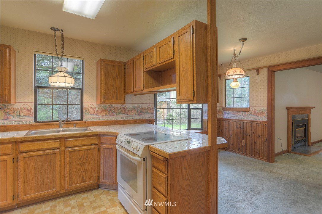8841 Littlerock Road Southwest Tumwater, WA 98512 - Photo 6 of 15 Gallery Image 6