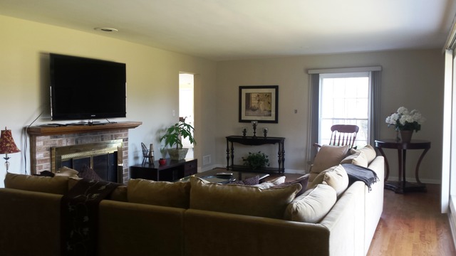 698 Sterling Road Inverness, IL 60067 - Photo 5 of 17