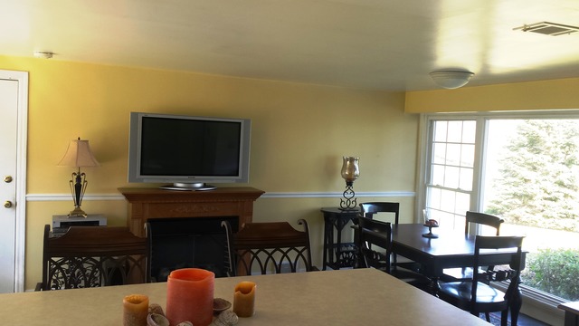 698 Sterling Road Inverness, IL 60067 - Photo 7 of 17
