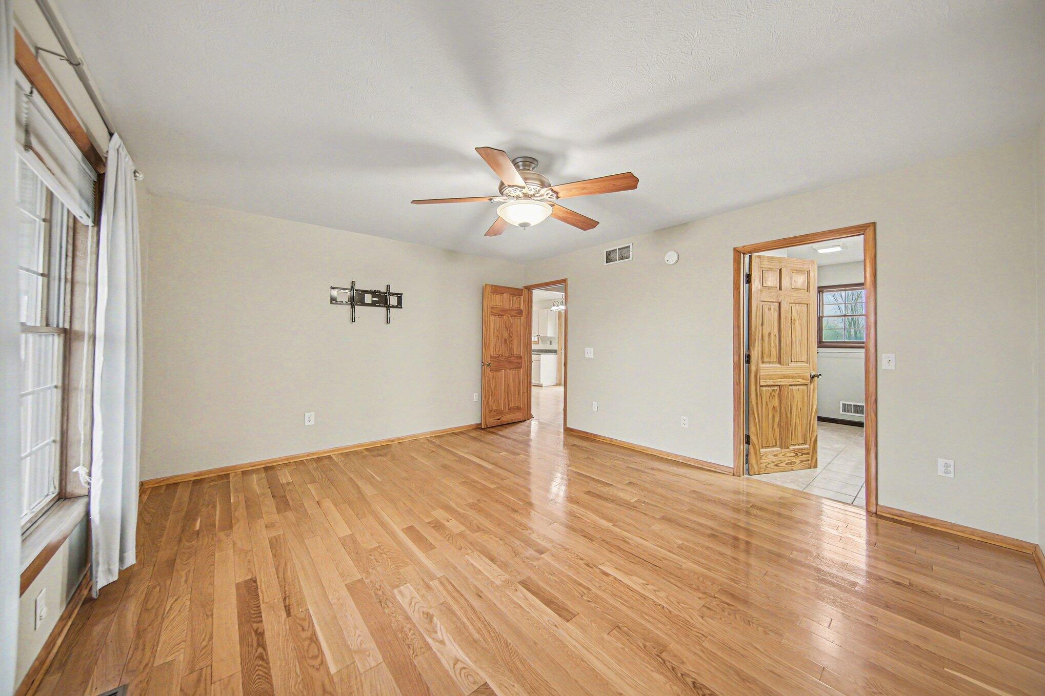 10487 Territorial Road Munith, MI 49259 - Photo 12 of 31 014_file_2225