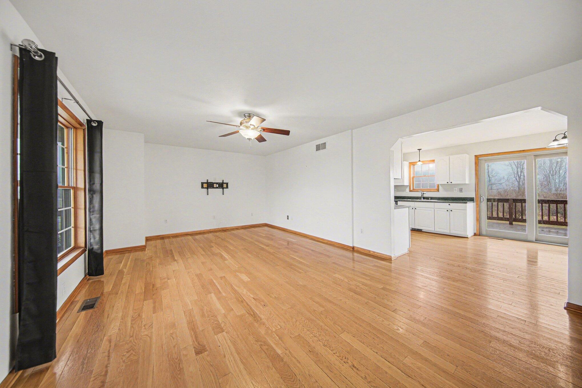 10487 Territorial Road Munith, MI 49259 - Photo 6 of 31 007_file_8701