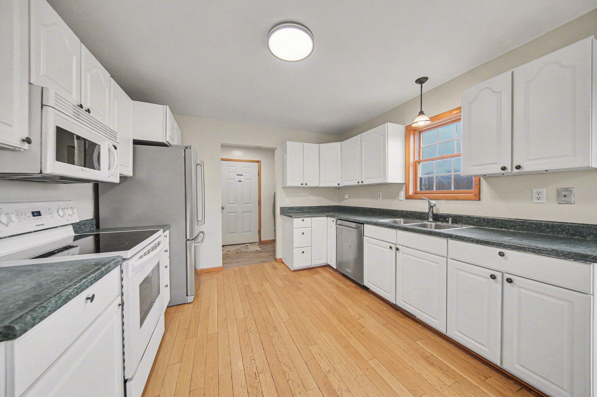 10487 Territorial Road Munith, MI 49259 - Photo 7 of 31 009_file_3523