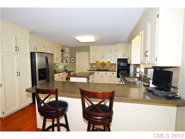 5308 Hillingdon Road Charlotte, NC 28226 - Photo 5 of 16 Gallery Image 5