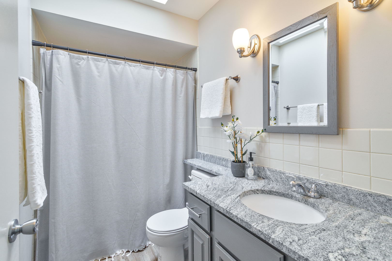 219 Middaugh Road Clarendon Hills, IL 60514 - Photo 11 of 28 Gallery Image 11