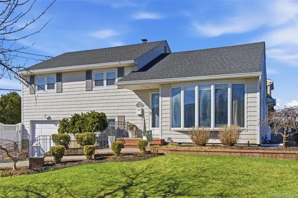 $819,000 | 45 Amherst Drive, Massapequa, NY 11758