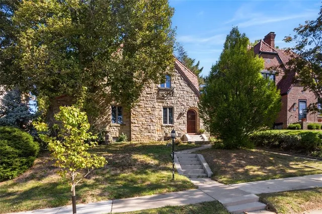 $739,900 | 211 Outlook Drive, Pittsburgh, PA 15228