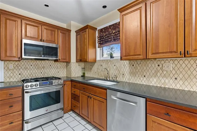 $739,900 | 211 Outlook Drive, Pittsburgh, PA 15228