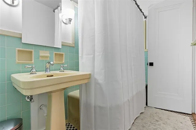 $739,900 | 211 Outlook Drive, Pittsburgh, PA 15228