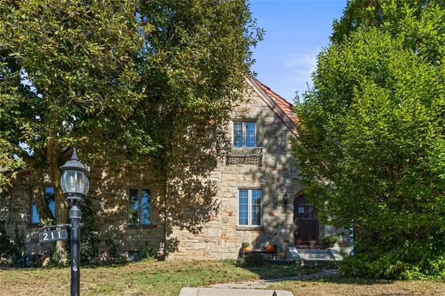 $739,900 | 211 Outlook Drive, Pittsburgh, PA 15228